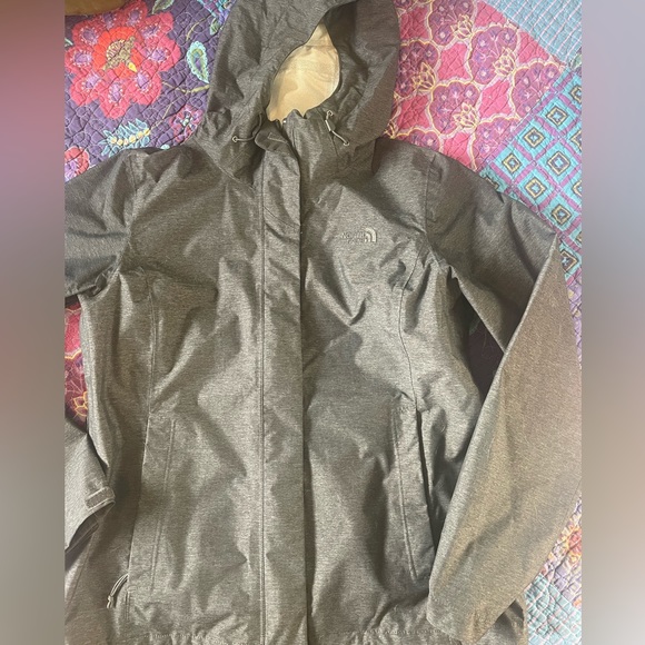 North Face Dryvent Rain Jacket - Picture 3 of 5